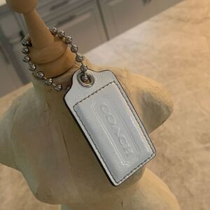 Large  COACH White Leather Keychain
